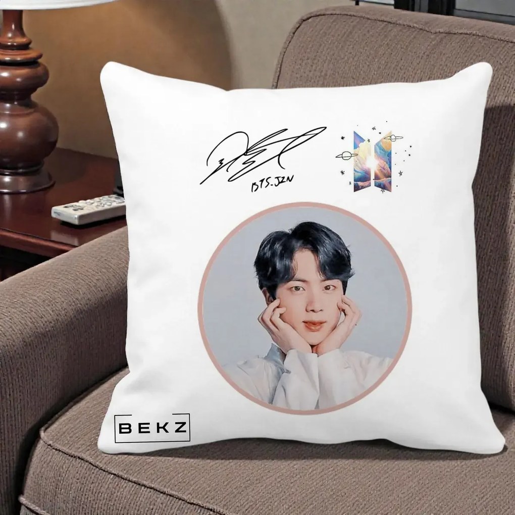 Perna Personalizata K-pop BTS Jin Portret cu Autograf, 40x40 cm, Alba Mata, Husa Detasabila, Perna Inclusa, BEKZ®