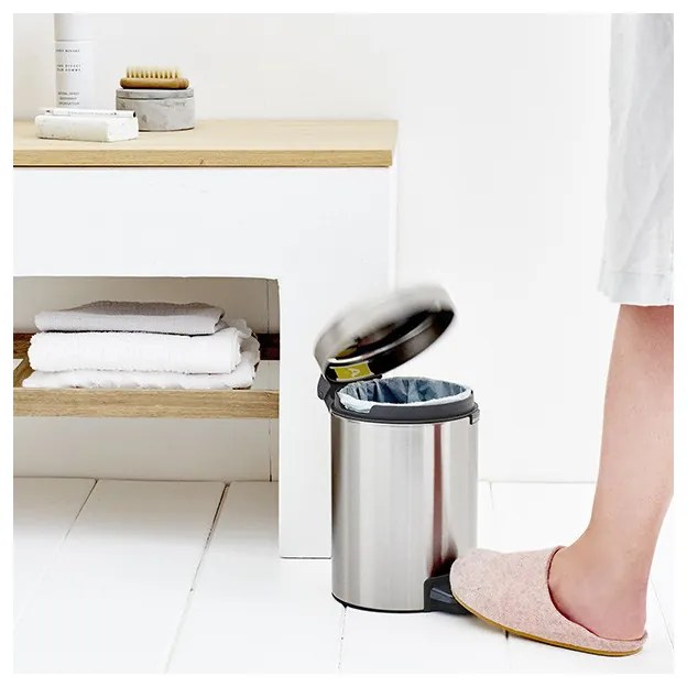 Cos de gunoi cu pedala Brabantia NewIcon 648998, 3 L, Inchidere usoara, Baza antiderapanta, Argintiu Mat