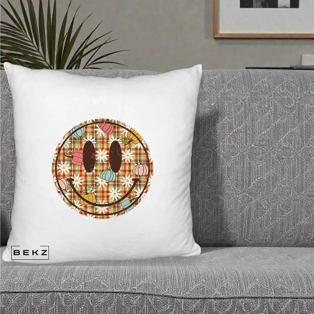 Perna Decorativa Smiley Face de Toamna cu Tartan si Dovlecei, 40x40 cm, Alb Pufos, Husa Detasabila, Perna Inclusa, BEKZ®