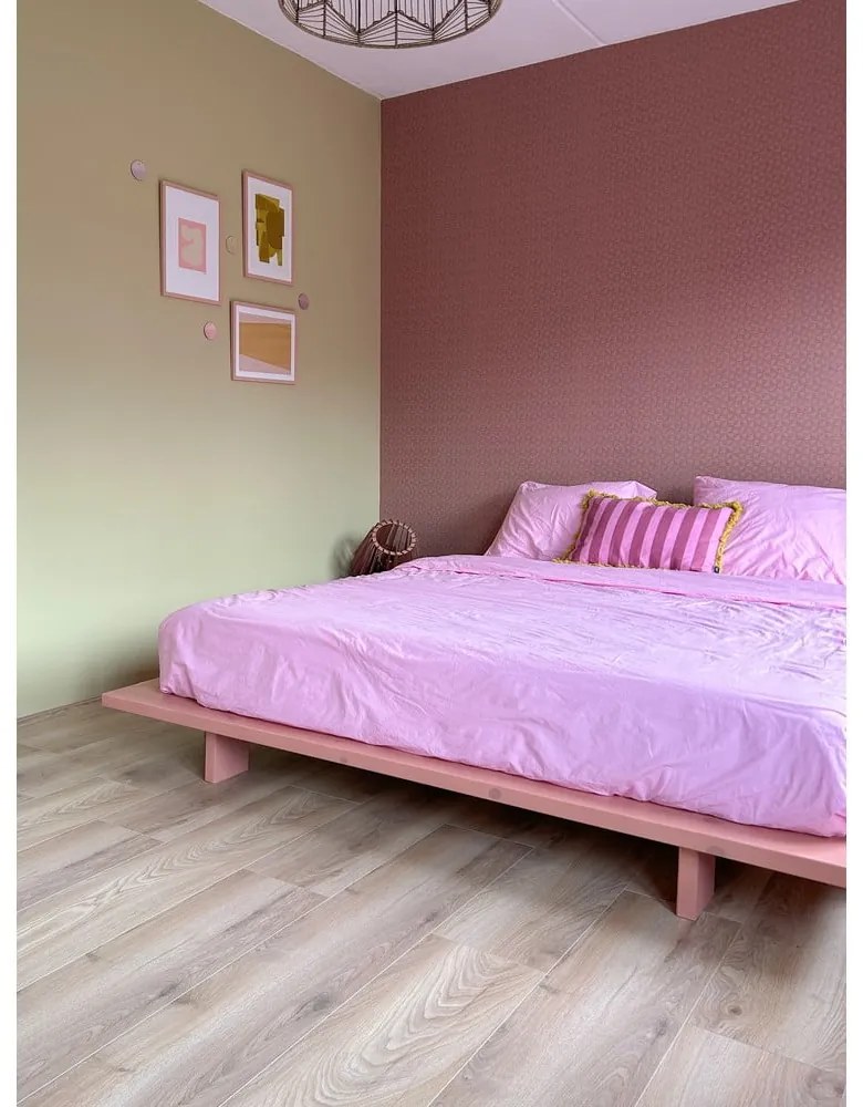 Pat matrimonial roz deschis din lemn masiv de pin cu somieră 180x200 cm Japan – Karup Design