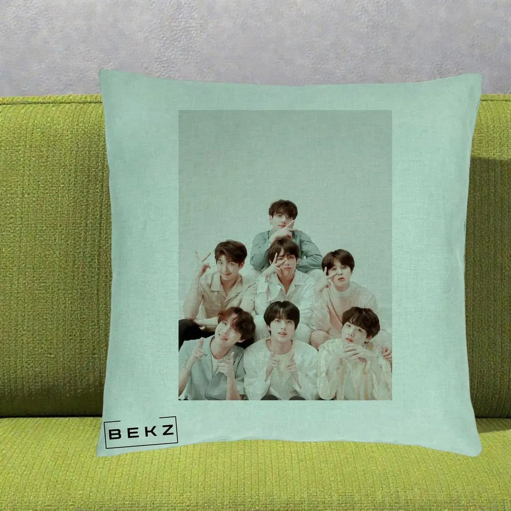 Perna Personalizata K-pop BTS Foto Grup Pastel, 40x40 cm, Verde Menta, Husa Detasabila, Perna Inclusa, BEKZ®