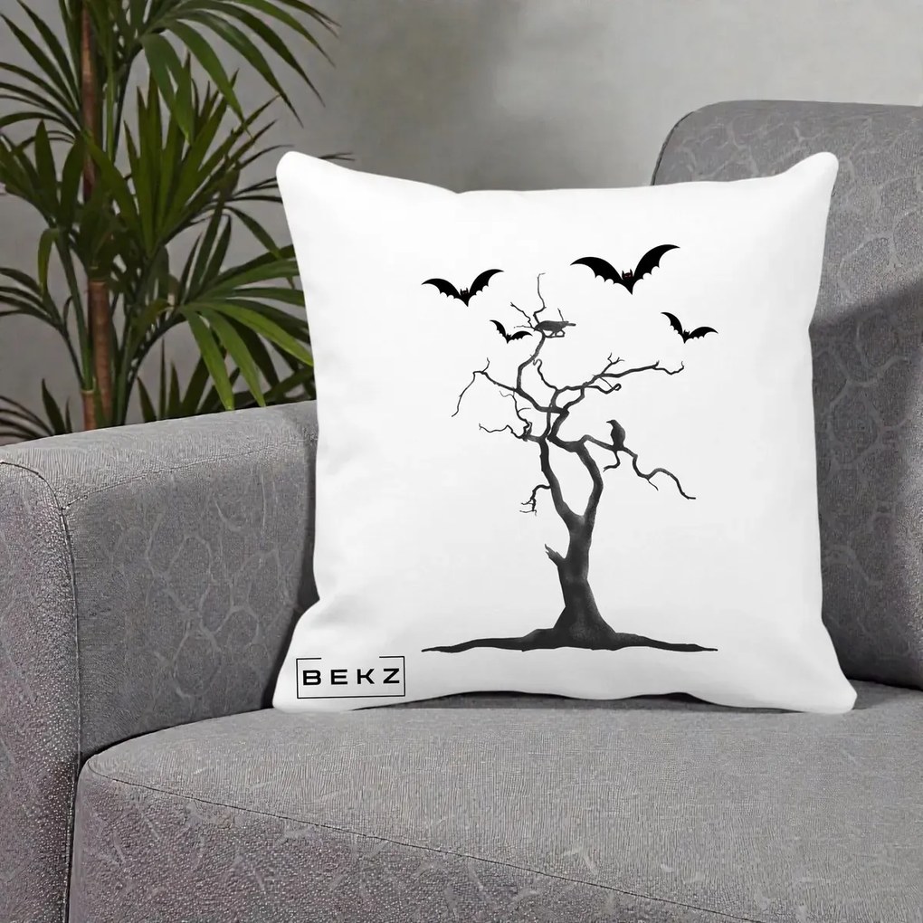 Perna Decorativa Halloween Copac cu Lilieci Alb-Negru, 40x40 cm, Alba Mata, Husa Detasabila, Perna Inclusa, BEKZ®