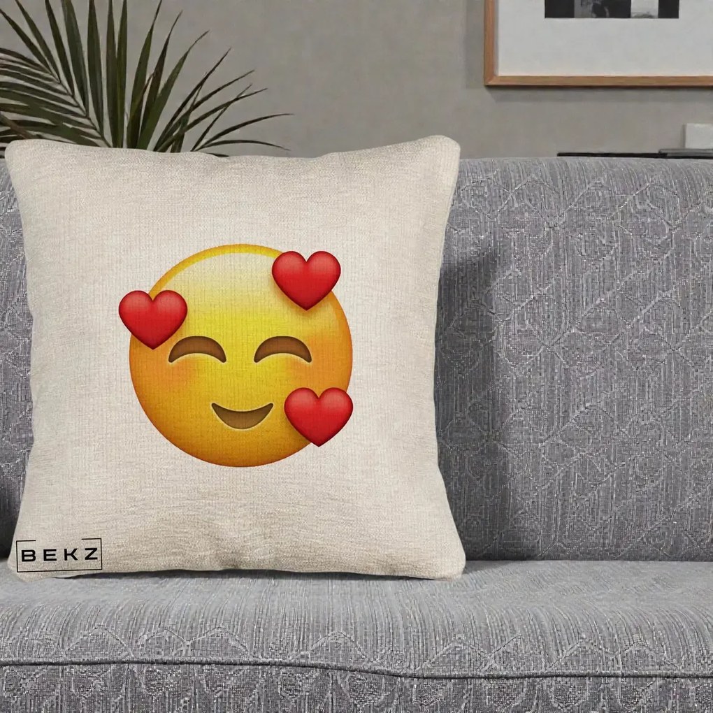 Perna Decorativa Emoji cu 3 Inimi, 40x40 cm, Bej Canapea, Husa Detasabila, Perna Inclusa, BEKZ®