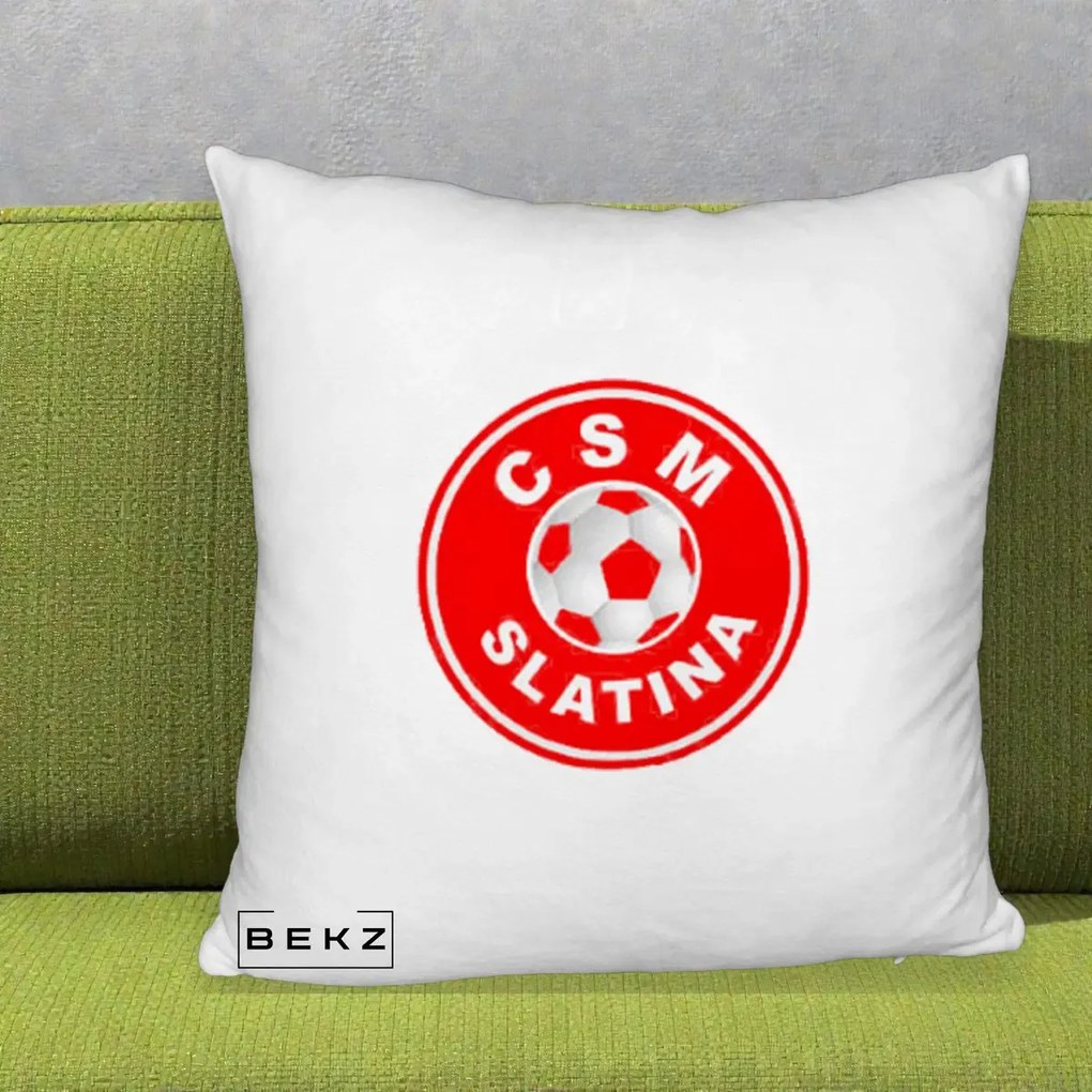 Perna Personalizata CSM Slatina Fotbal, 40x40 cm, Alb Pufos, Husa Detasabila, Perna Inclusa, BEKZ®
