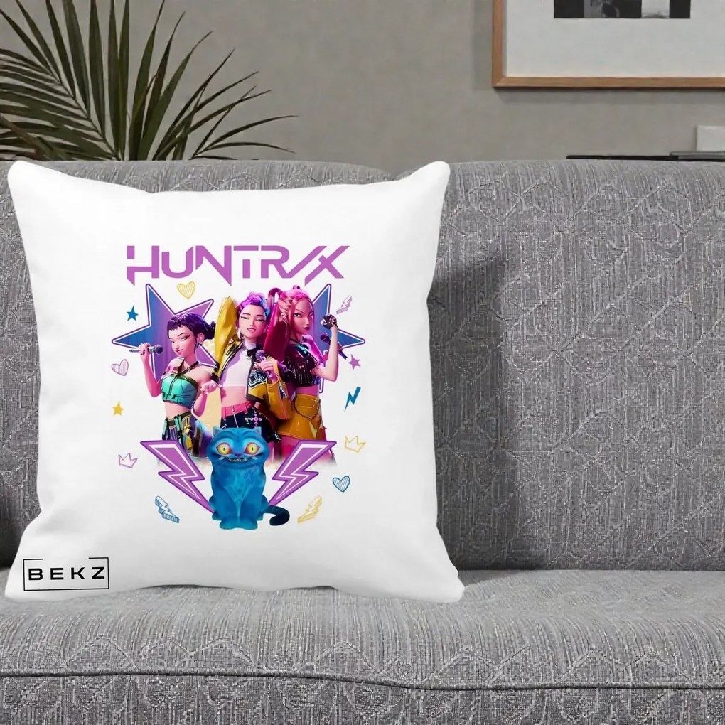 Perna Personalizata K-pop HUNTRX Trio 3D cu Pisica Fulgere, 40x40 cm, Alba Mata, Husa Detasabila, Perna Inclusa, BEKZ®