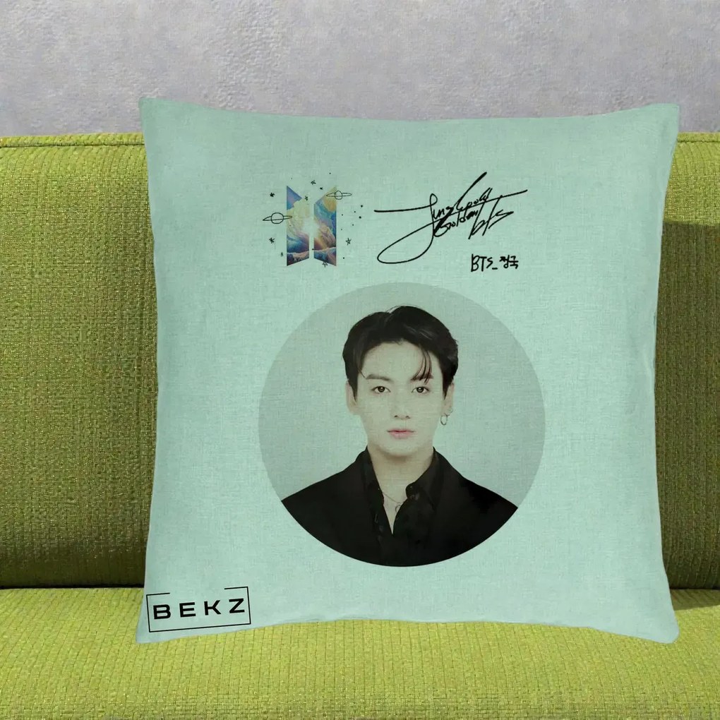 Perna Personalizata K-pop BTS Jungkook Portret cu Autograf, 40x40 cm, Verde Menta, Husa Detasabila, Perna Inclusa, BEKZ®
