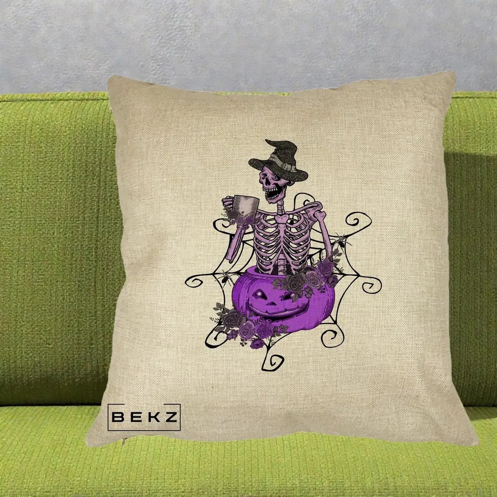 Perna Decorativa Schelet Vrajitor cu Dovleac Violet Halloween, 40x40 cm, Crem, Husa Detasabila, Perna Inclusa, BEKZ®