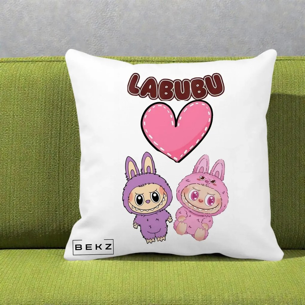 Perna Personalizata Labubu Cuplu Inima, 40x40 cm, Alba Mata, Husa Detasabila, Perna Inclusa, BEKZ®