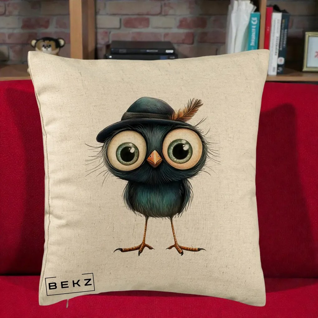 Perna Decorativa Pui Misterios cu Palarie Neagra, 40x40 cm, Bej, Husa Detasabila, Perna Inclusa, BEKZ®