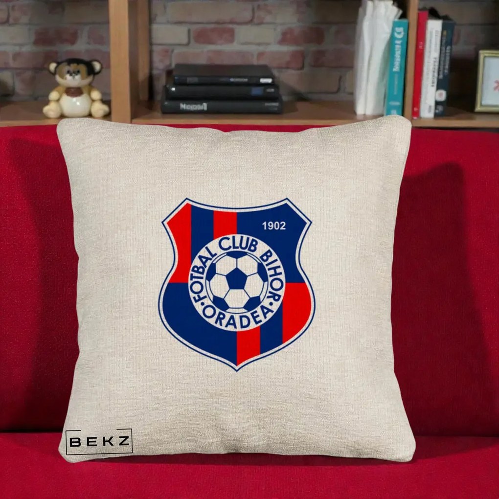 Perna Personalizata FC Bihor Oradea 1902 Fotbal, 40x40 cm, Bej Canapea, Husa Detasabila, Perna Inclusa, BEKZ®