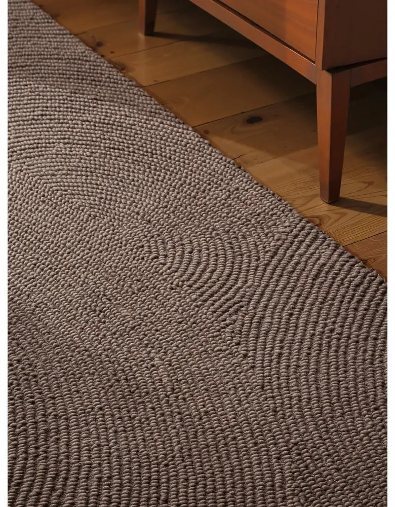 Covor tip traversă taupe țesut manual din lână 80x200 cm Eleni Taupe – Hanse Home