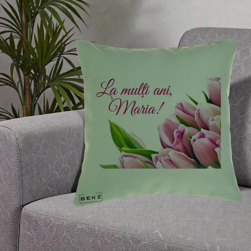 Cadou de Onomastica - Perna Personalizata La Multi Ani Maria Lalele, 40x40 cm, Verde, Husa Detasabila, Perna Inclusa, BEKZ®