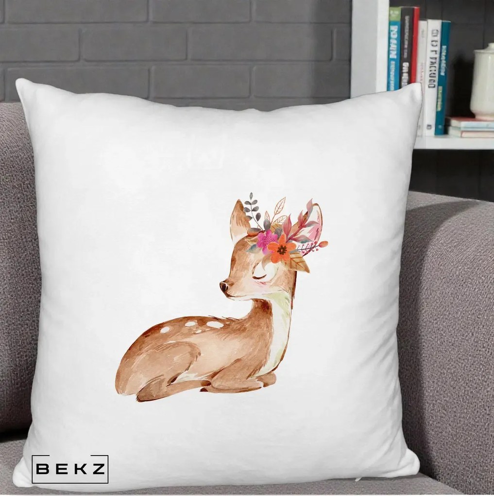 Perna Decorativa Caprioara cu Flori in Coama, 40x40 cm, Alb Pufos, Husa Detasabila, Perna Inclusa, BEKZ®