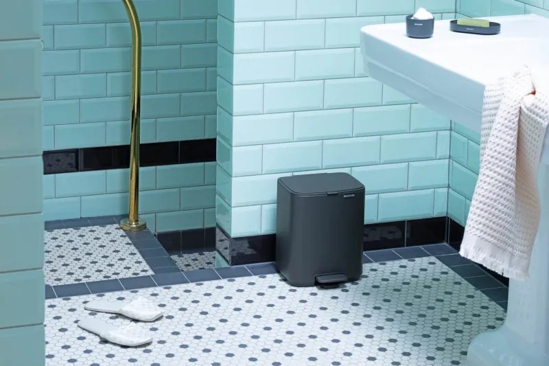 Cos de gunoi Brabantia Bo Pedal 1010132, 7 l, Inchidere lenta, Baza cauciucata, Finisaj mineral, Gri inchis