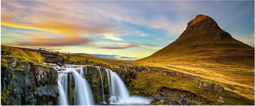 Tablou cu munții și cascade pe Islanda (120x50 cm)
