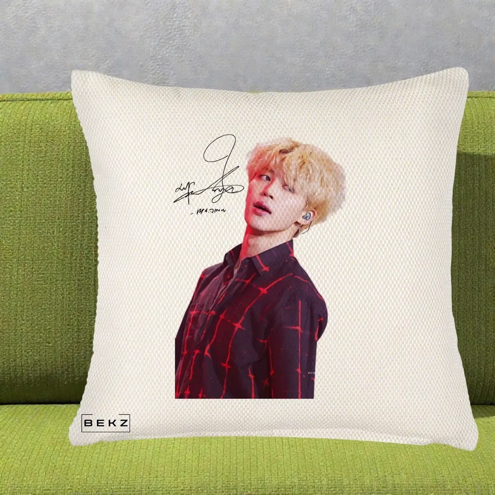 Perna Personalizata K-pop BTS Jimin Portret Artistic par Blond Autograf, 40x40 cm, Crem Reliefat, Husa Detasabila, Perna Inclusa, BEKZ®