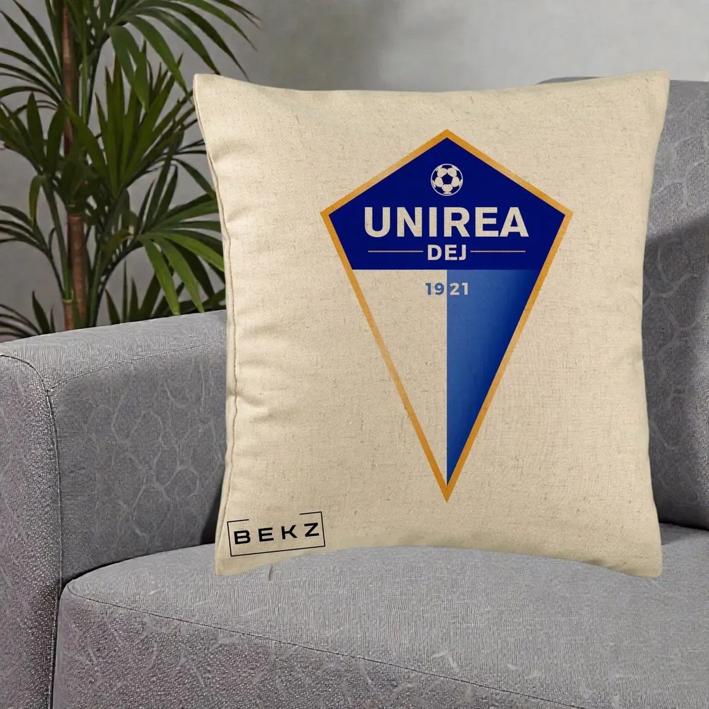 Perna Personalizata Unirea Dej 1921 Fotbal, 40x40 cm, Bej, Husa Detasabila, Perna Inclusa, BEKZ®