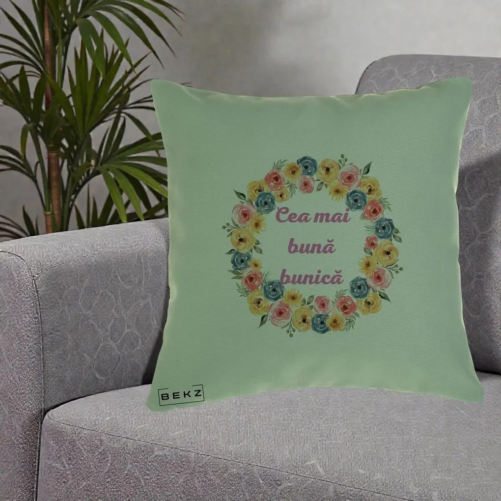 Cadou pentru Bunica - Perna Personalizata Cea Mai Buna Bunica Coronita Flori Multicolore, 40x40 cm, Verde, Husa Detasabila, Perna Inclusa, BEKZ®