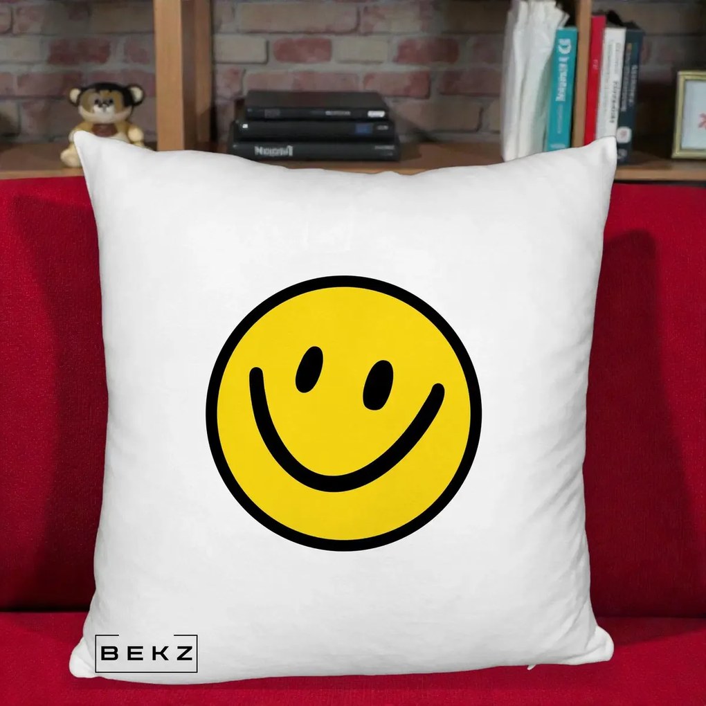Perna Decorativa Smiley Face Galben Clasic, 40x40 cm, Alb Pufos, Husa Detasabila, Perna Inclusa, BEKZ®