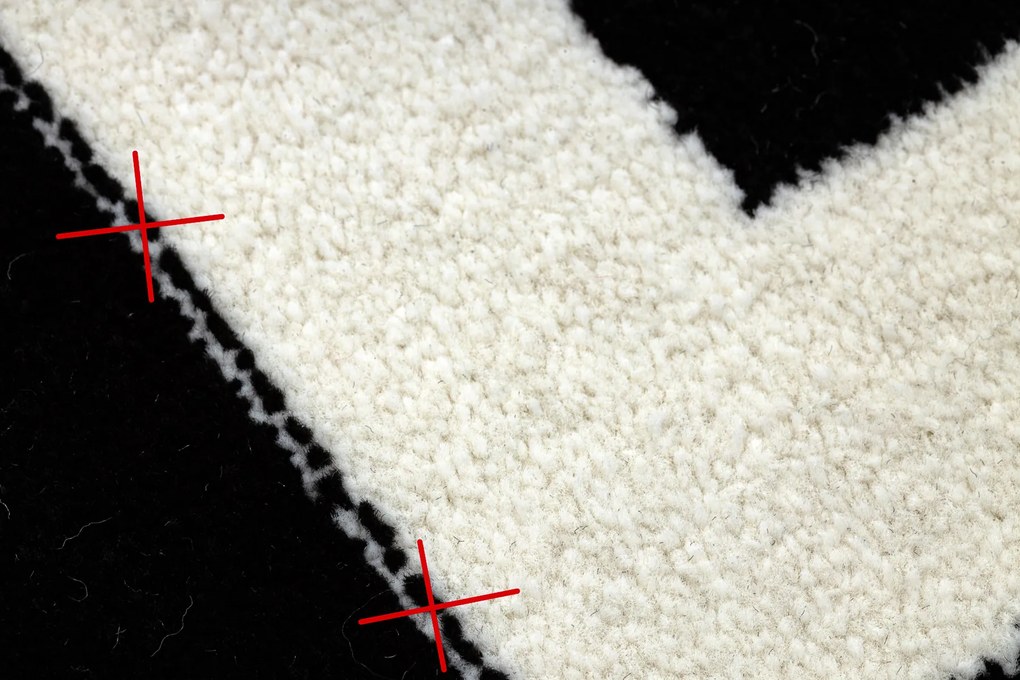 Covor HAMPTON cadru negru - SECUNDAR-COTATI PRODUSUL