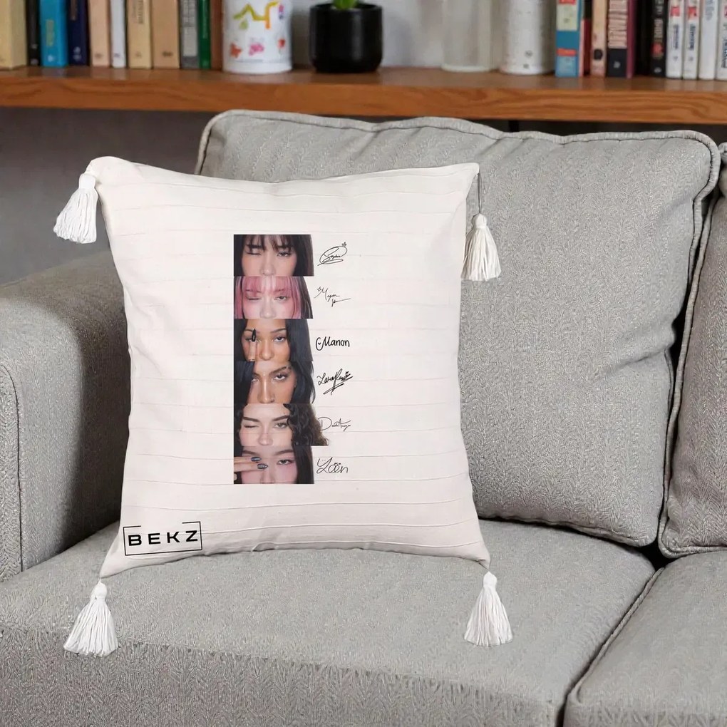 Perna Personalizata K-pop KATSEYE Semnaturi fara Foto, 40x40 cm, Bej cu Franjuri, Husa Detasabila, Perna Inclusa, BEKZ®