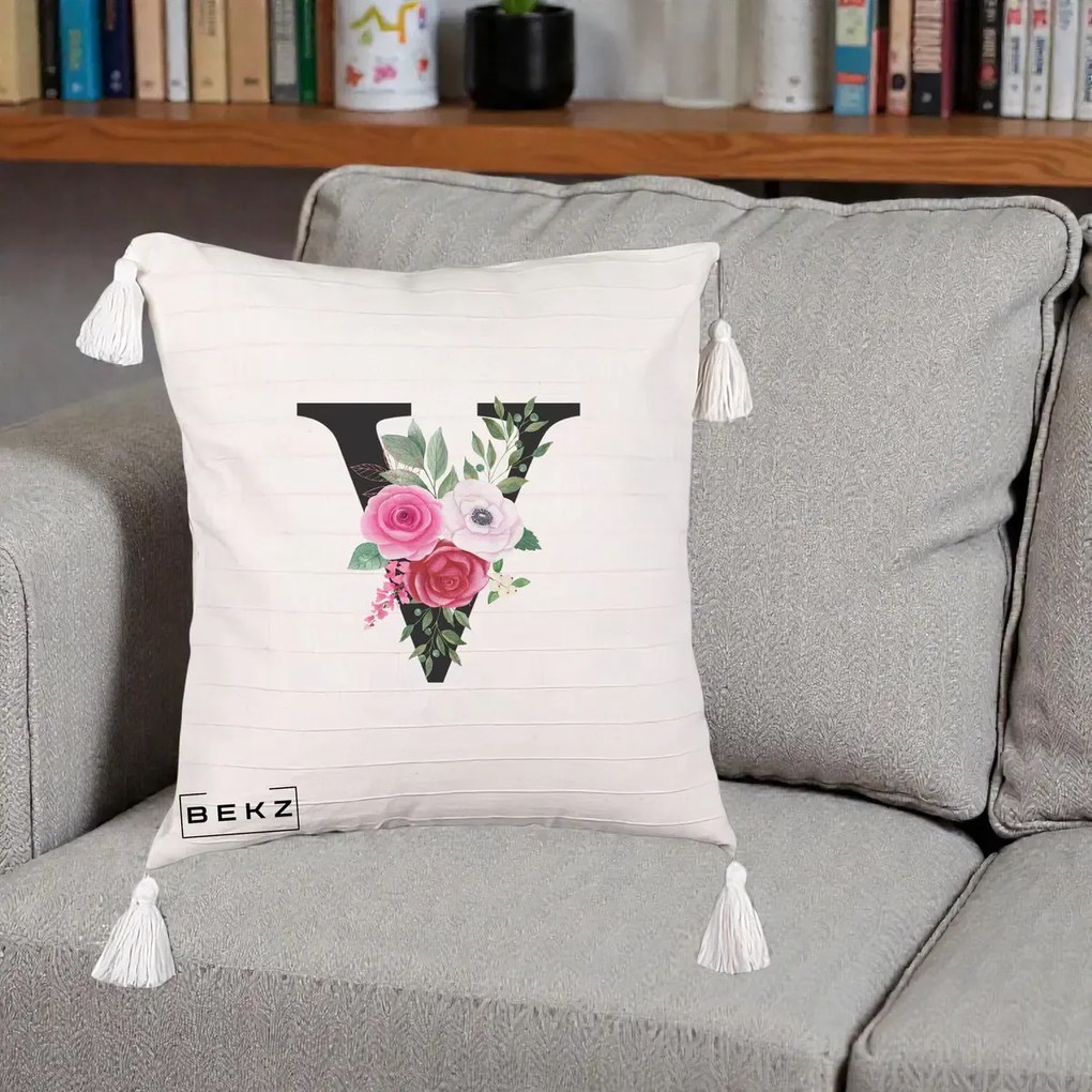 Cadou Personalizat - Perna Personalizata Monograma Florala Litera V cu Buchet, 40x40 cm, Bej cu Franjuri, Husa Detasabila, Perna Inclusa, BEKZ®