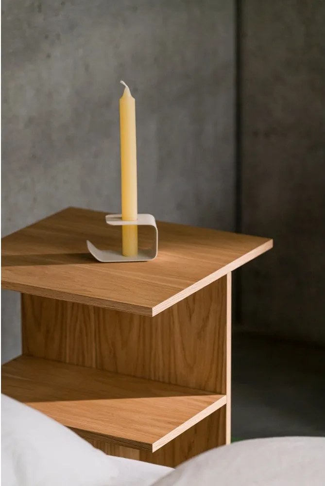 Noptieră în culoare naturală cu rafturi cu aspect de lemn de stejar Atik – noo.ma