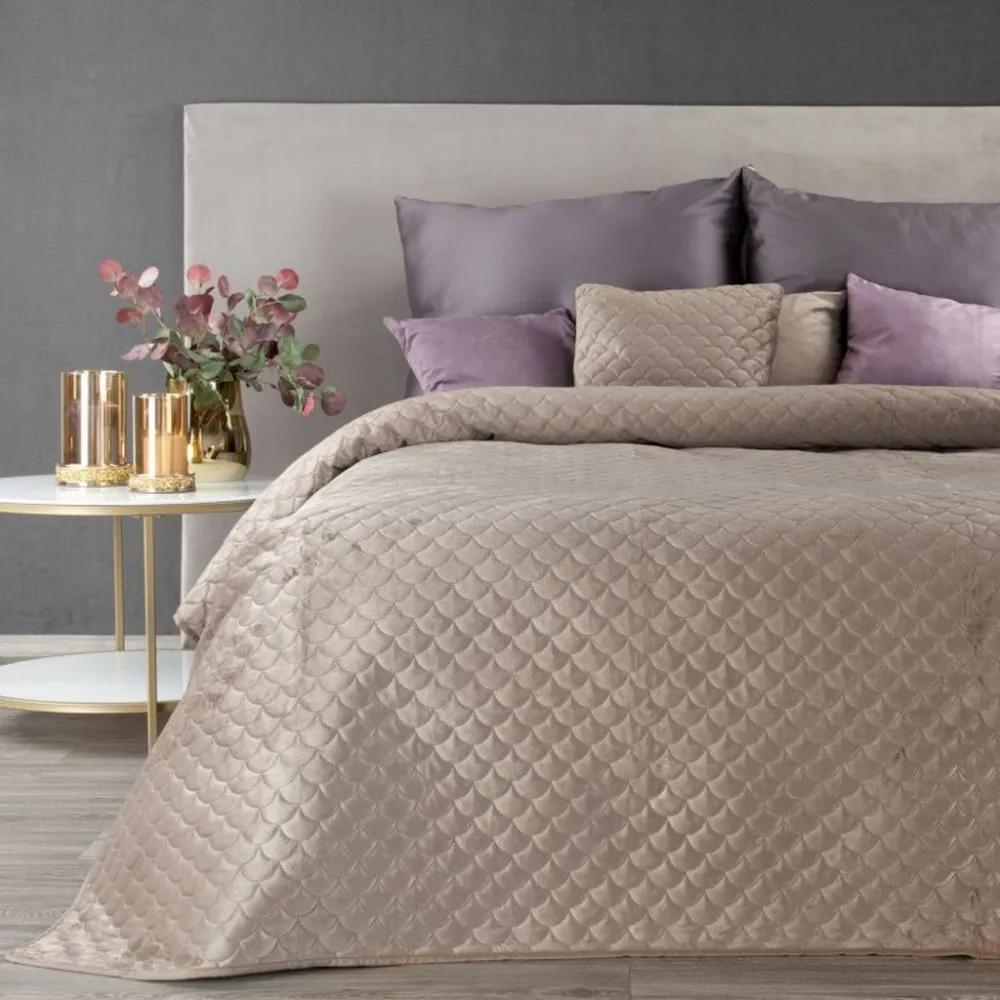 Cuvertură de pat bej cu cusături elegante Lăţime: 220 cm | Lungime: 240 cm