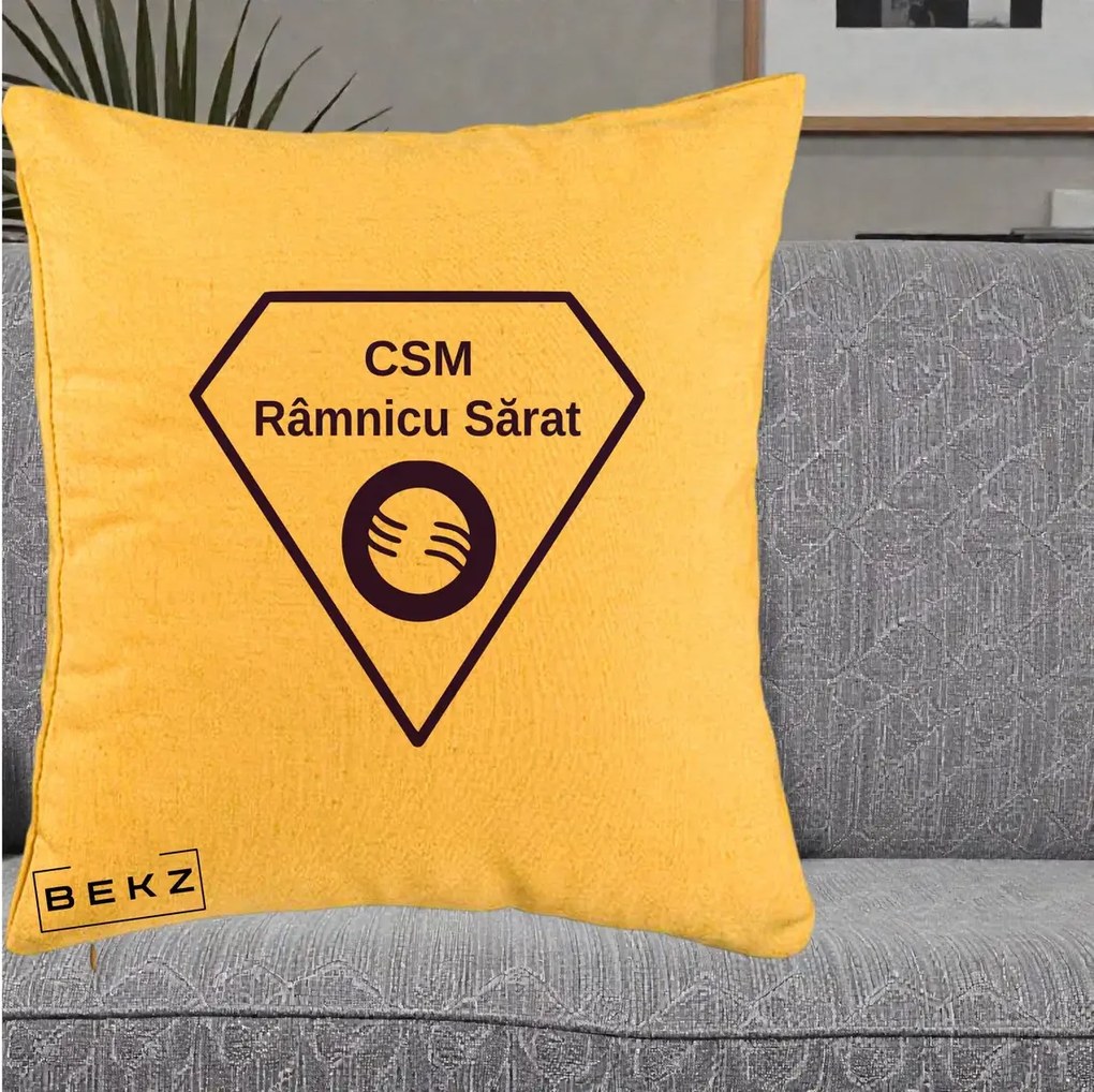 Perna Personalizata CSM Ramnicu Sarat Fotbal, 40x40 cm, Galben, Husa Detasabila, Perna Inclusa, BEKZ®