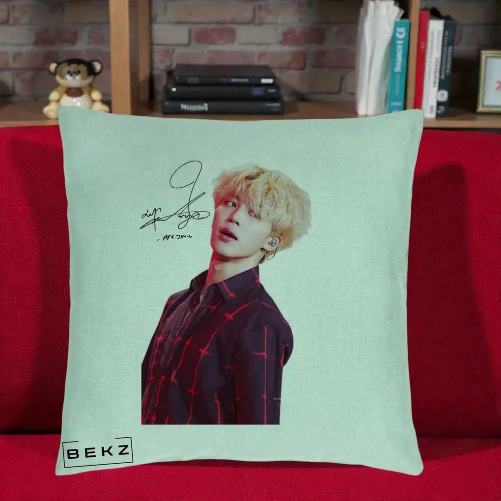 Perna Personalizata K-pop BTS Jimin Portret Artistic par Blond Autograf, 40x40 cm, Verde Menta, Husa Detasabila, Perna Inclusa, BEKZ®