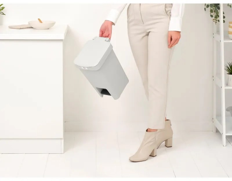 Coș cu pedală Brabantia StepUp 1008477, 10 L, Materiale ecologice, Deschidere mare, Gri deschis