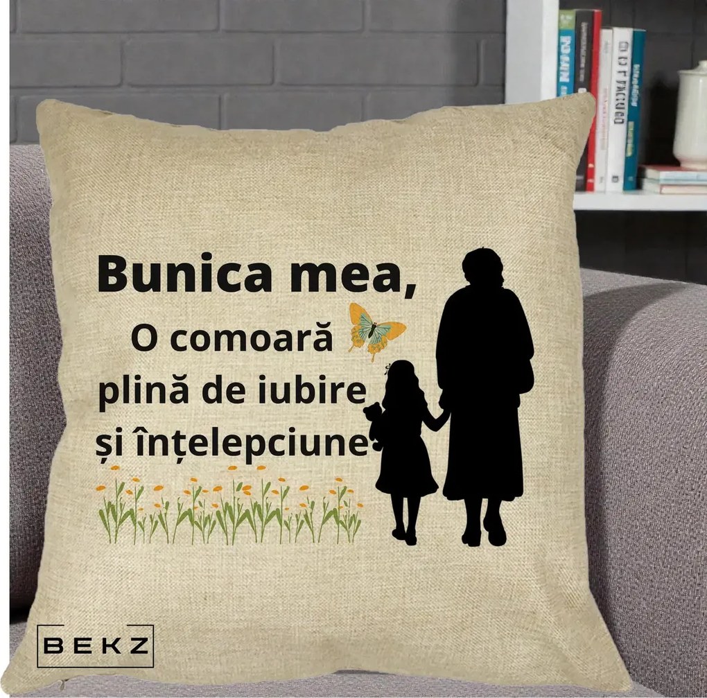 Cadou pentru Bunica - Perna Personalizata Bunica Mea Comoara Iubire Intelepciune Varianta Extinsa, 40x40 cm, Crem, Husa Detasabila, Perna Inclusa, BEKZ®