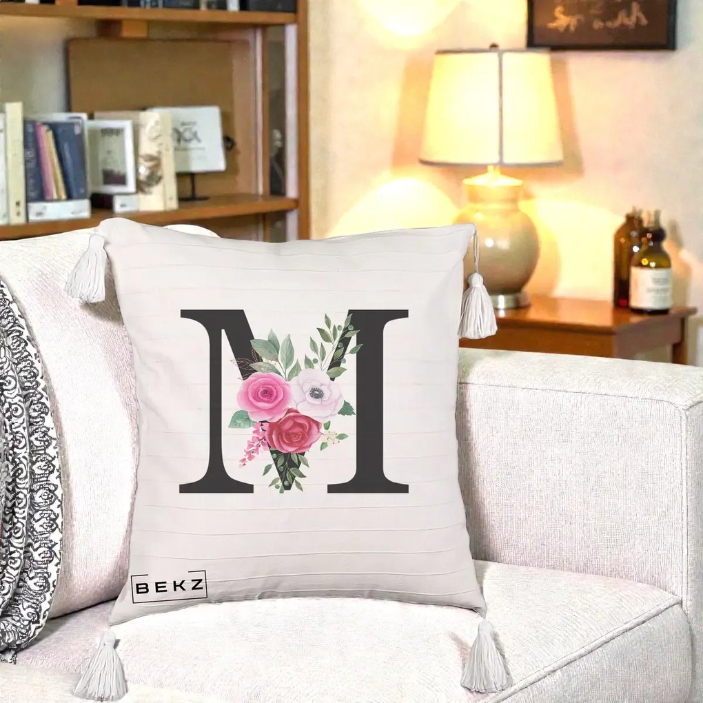 Cadou Personalizat - Perna Personalizata Monograma Florala Litera M cu Trandafiri si Anemona, 40x40 cm, Bej cu Franjuri, Husa Detasabila, Perna Inclusa, BEKZ®