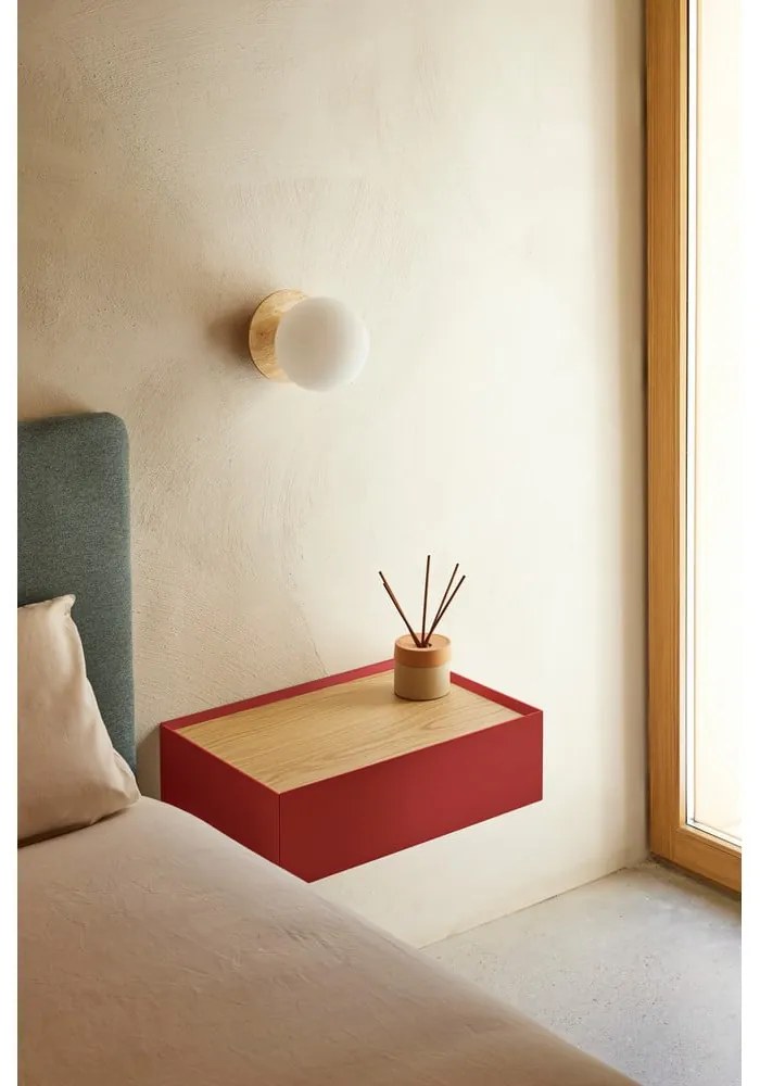 Noptieră roșie suspendată cu blat cu aspect de lemn de stejar Arista – Teulat