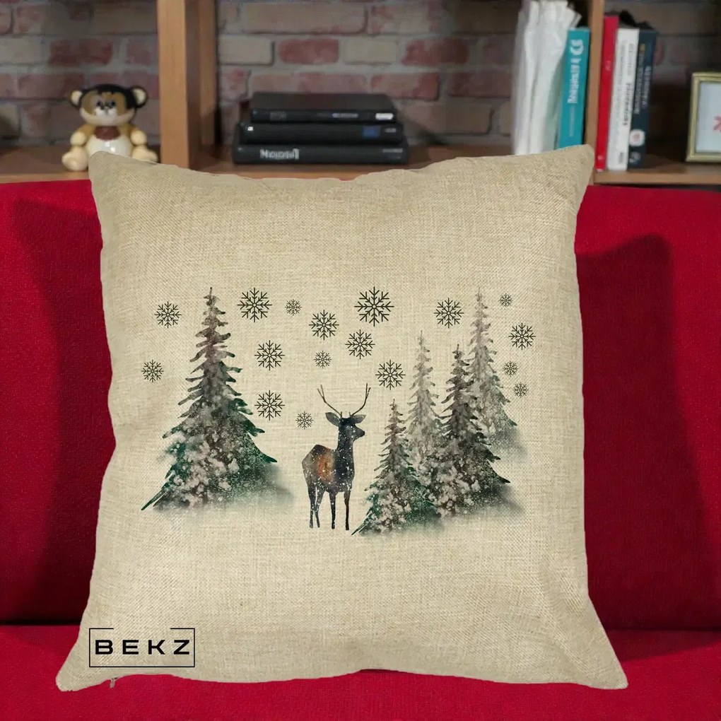 Perna Decorativa Ren in Padure Inzapezita, 40x40 cm, Crem, Husa Detasabila, Perna Inclusa, BEKZ®