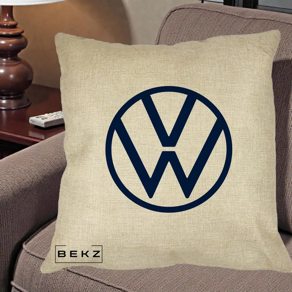 Perna Personalizata cu emblema Volkswagen, 40x40 cm, Crem, Husa Detasabila, Perna Inclusa, BEKZ®
