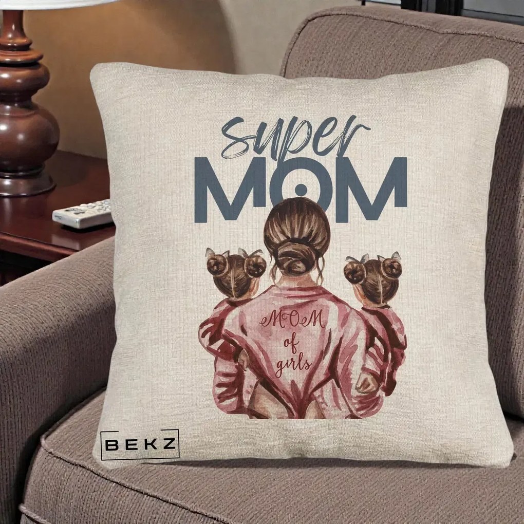 Cadou pentru Mama - Perna Personalizata Super Mom of Girls Mama cu Gemene, 40x40 cm, Bej Canapea, Husa Detasabila, Perna Inclusa, BEKZ®