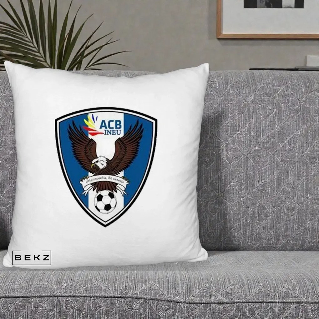 Perna Personalizata ACB Ineu Fotbal, 40x40 cm, Alb Pufos, Husa Detasabila, Perna Inclusa, BEKZ®