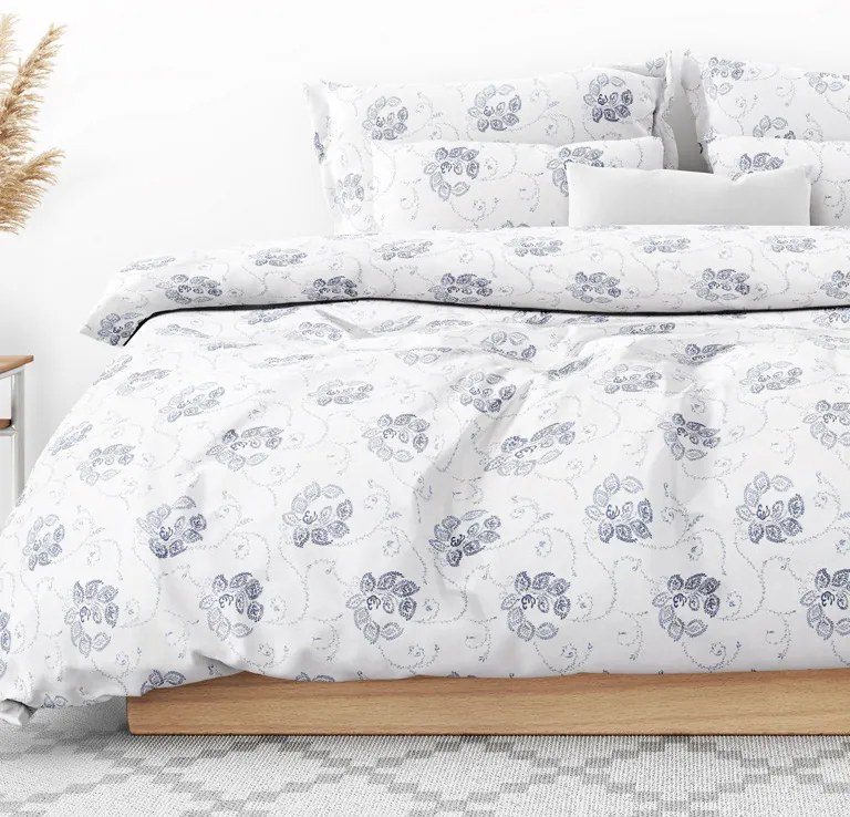 Goldea lenjerie de pat din flanel - ornamente florale albastru închis pe alb 140 x 200 și 70 x 90 cm