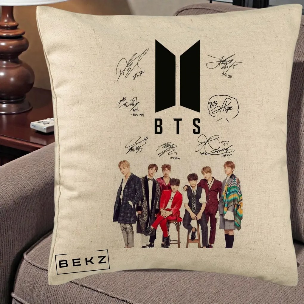 Perna Personalizata K-pop BTS Semnaturi Foto, 40x40 cm, Bej, Husa Detasabila, Perna Inclusa, BEKZ®