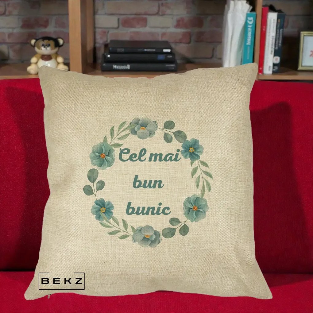Cadou pentru Bunic - Perna Personalizata Cel Mai Bun Bunic Coronita Flori Albastre Teal, 40x40 cm, Crem, Husa Detasabila, Perna Inclusa, BEKZ®