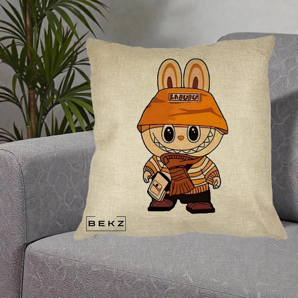 Perna Personalizata Labubu Streetwear Portocaliu, 40x40 cm, Crem, Husa Detasabila, Perna Inclusa, BEKZ®