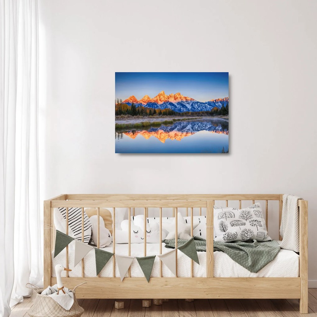 Tablou pe sticlă cu vârfuri de munți înzăpezăți (70x50 cm)