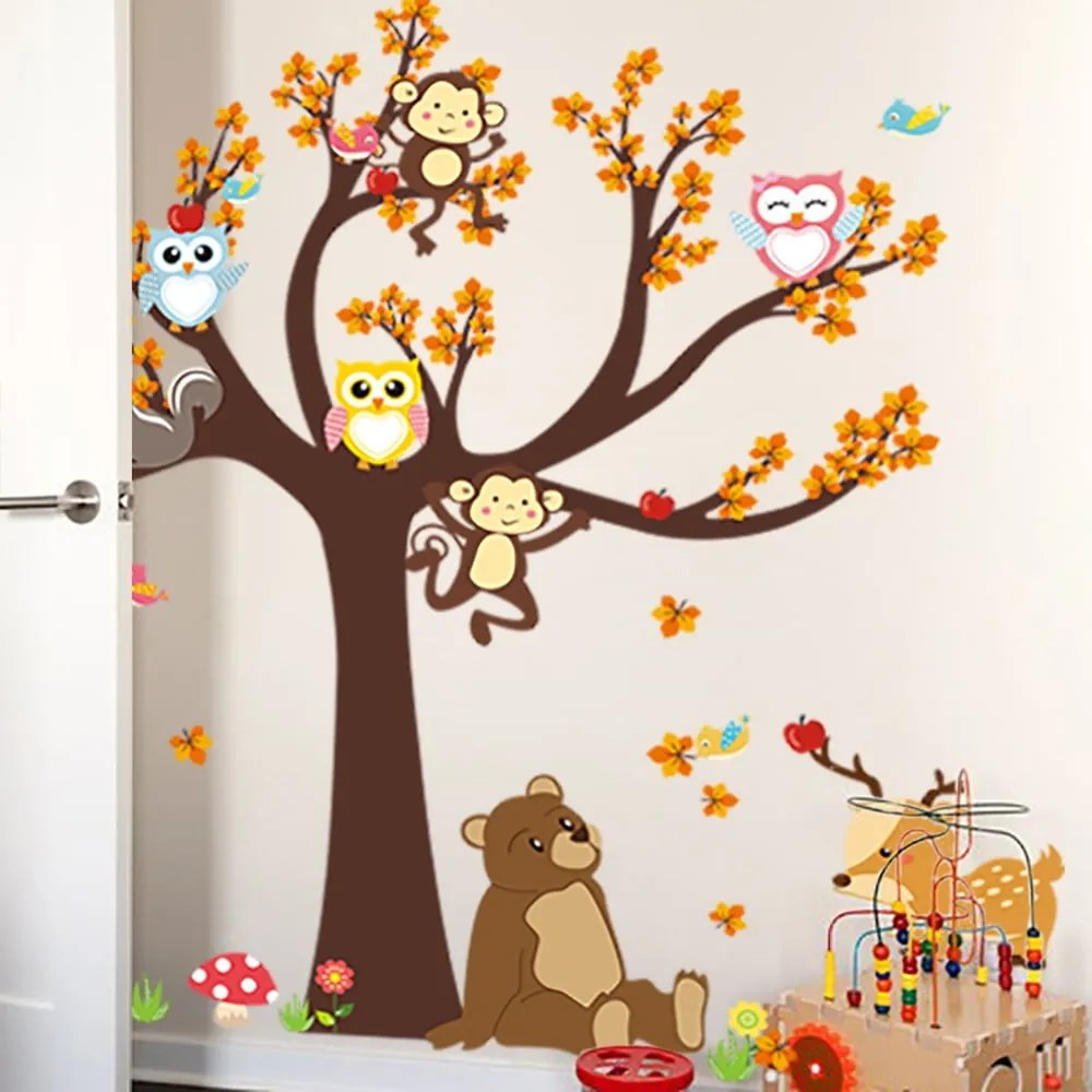 Autocolant pentru camera copiilor Ambiance Tree with Animals
