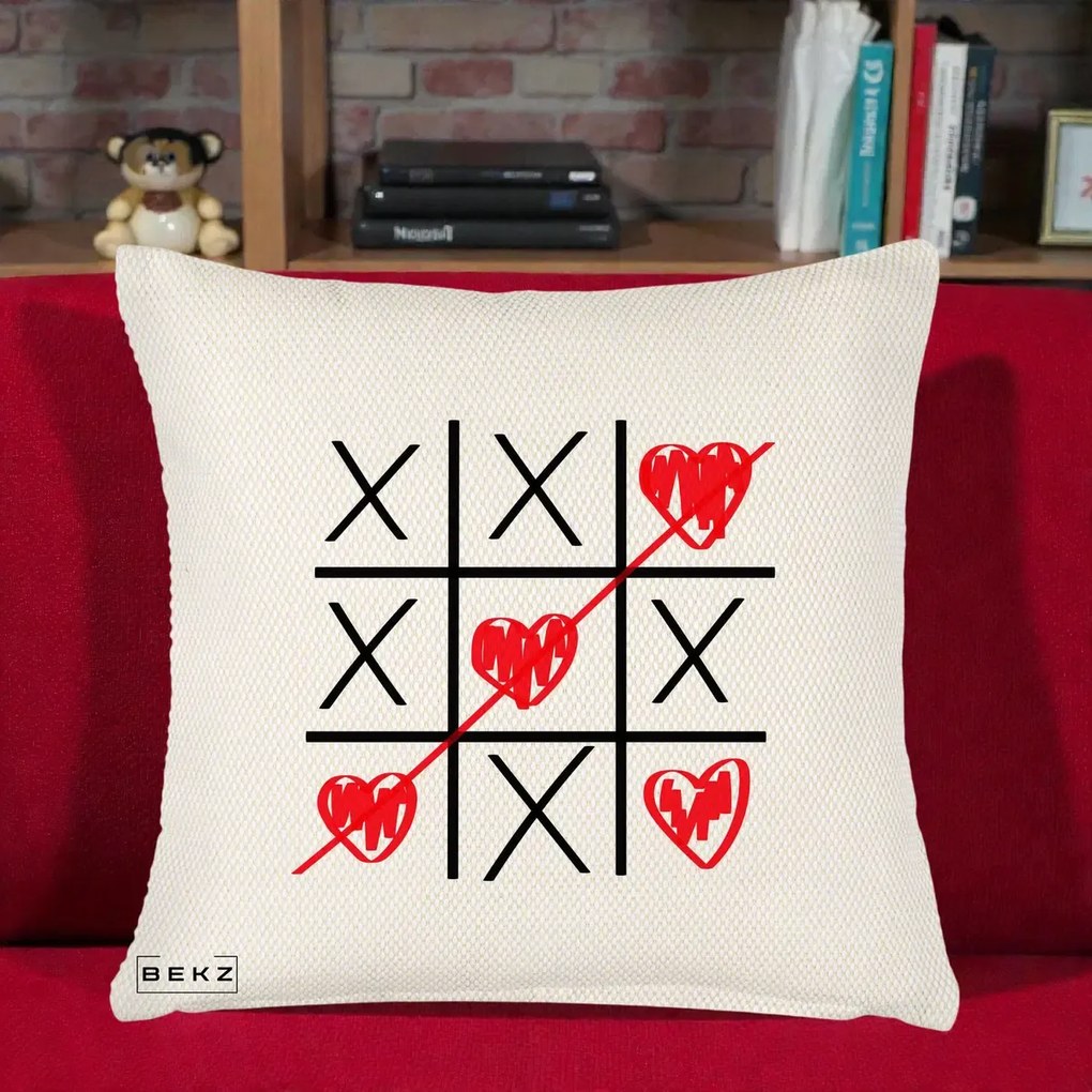 Cadou Romantic - Perna Personalizata Love Joc X si Inima cu Castigator Iubire, 40x40 cm, Crem Reliefat, Husa Detasabila, Perna Inclusa, BEKZ®