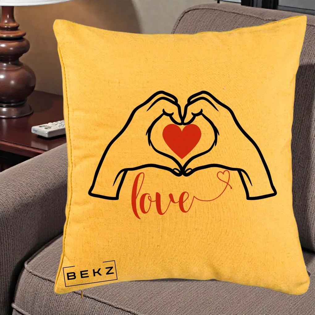Perna Decorativa Love Maini Inima cu Inscriptie Love Rosu, 40x40 cm, Galben, Husa Detasabila, Perna Inclusa, BEKZ®