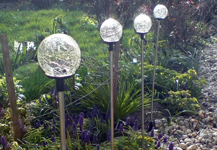 Lampă solară LED de grădină Garth bilă de sticlă