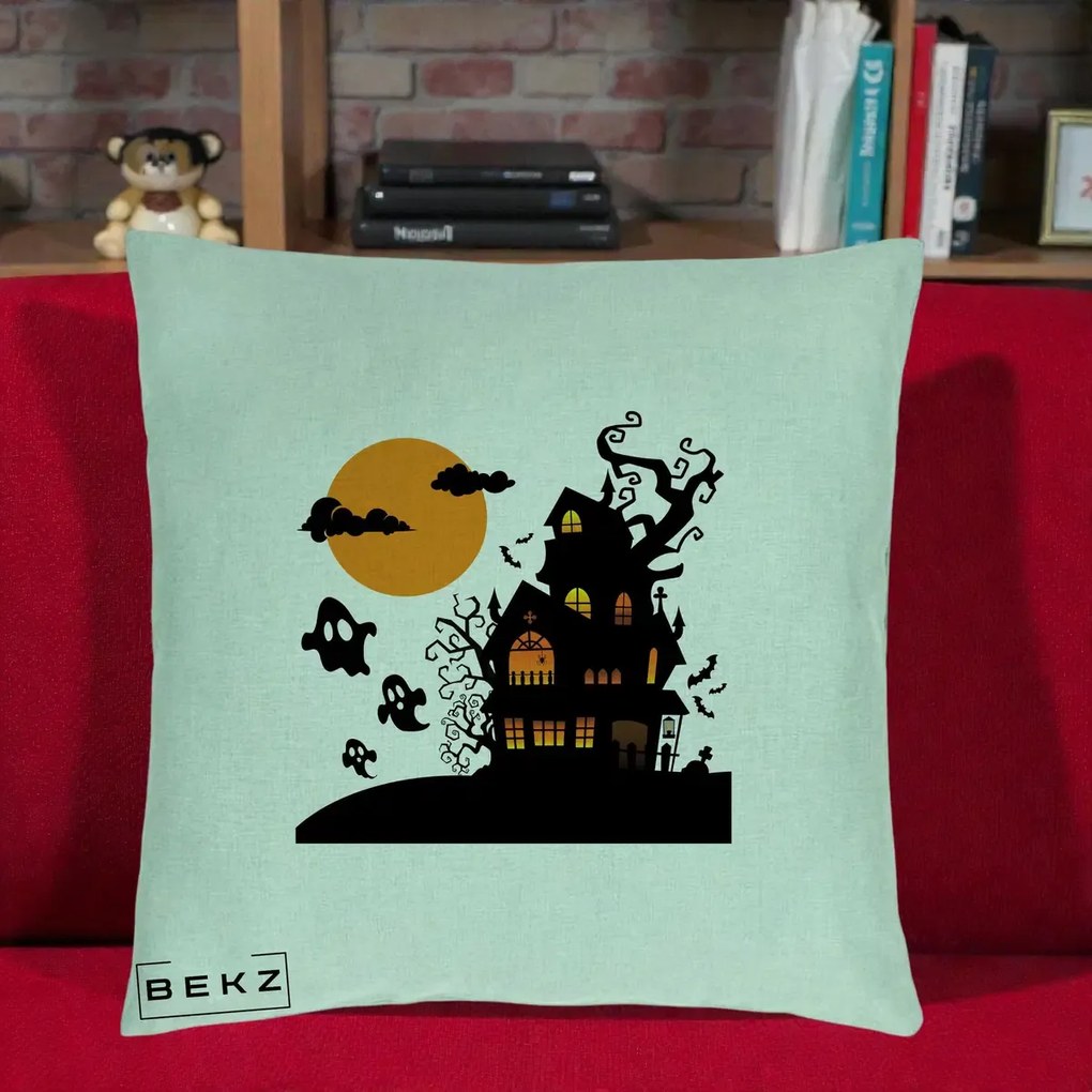 Perna Decorativa Halloween Casa Bantuita cu Fantome, 40x40 cm, Verde Menta, Husa Detasabila, Perna Inclusa, BEKZ®