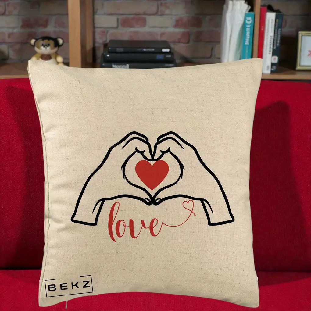 Perna Decorativa Love Maini Inima cu Inscriptie Love Rosu, 40x40 cm, Bej, Husa Detasabila, Perna Inclusa, BEKZ®