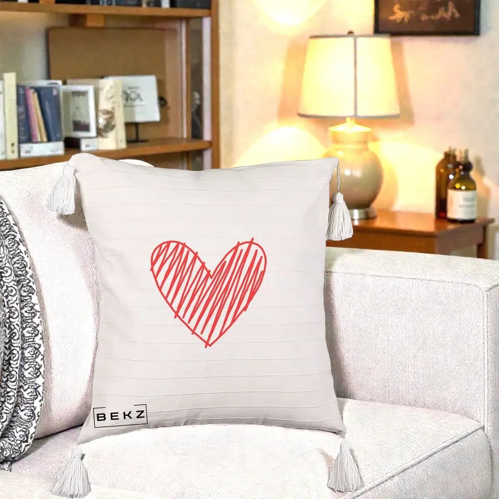 Perna Decorativa Inima Rosie Desen Manual, 40x40 cm, Bej cu Franjuri, Husa Detasabila, Perna Inclusa, BEKZ®